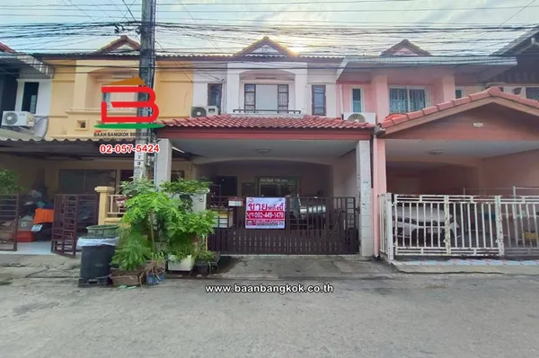 ทาวน์เฮาส์ 2 ชั้น เนื้อที่ 18.8 ตร.ว. หมู่บ้านเค.ซี. รามอินทรา 4 : K.C. Ramintra 4 (ซอยหทัยราษฎร์ 39) ถนนหทัยราษฎร์ แขวงสามวาตะวันตก เขตคลองสามวา