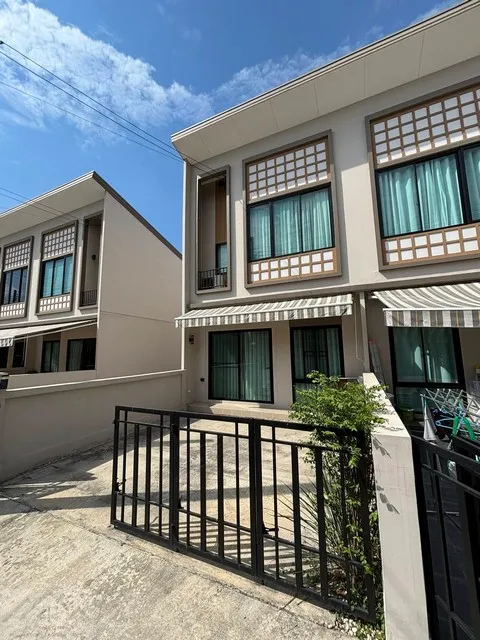 ให้เช่าทาวน์โฮม 2 ชั้น สไตล์โมเดิร์น 3 ห้องนอน เรซิโอ โฮม รามอินทรา-จตุโชติ Reseo Home Ramintra-Chatuchot หลังมุม เป็นส่