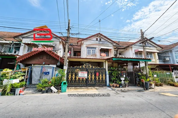 ทาวน์เฮาส์ เนื้อที่ 18 ตร.ว. หมู่บ้าน วังทองวิลเลจ 2 (ซอยเสรีไทย 33/1) ถนนเสรีไทย แขวงคลองกุ่ม เขตบึงกุ่ม