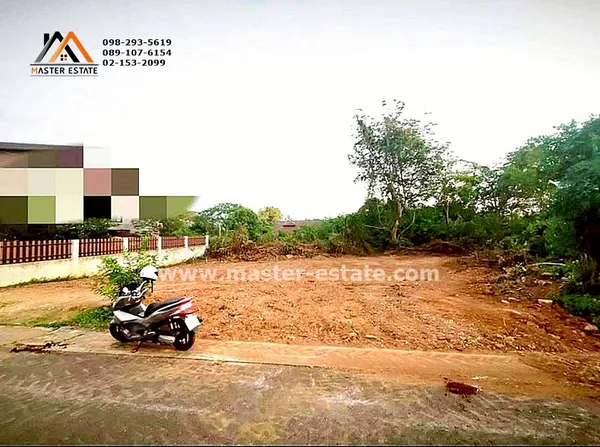 ที่ดิน 100 ตร.ว. สัตหีบ ในหมู่บ้านสหกรณ์ เคหสถาน ราชนาวี 1 ทรงสี่เหลี่ยมสวย (แบ่งแปลงขาย 50 ตร.ว.ได้) ทำบ้าน 2 ชั้น เห็นวิวทะเล