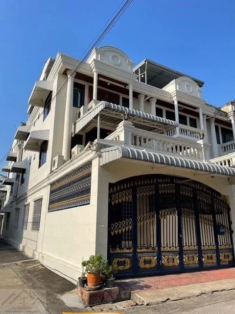 HR 9856 ให้เช่าทาวน์โฮม 3 ชั้น นนทรี 5 พระราม 3 หลังมุม หน้ากว้าง 6 เมตร ใกล้ BRT นราราม 3 และ Central Rama 3