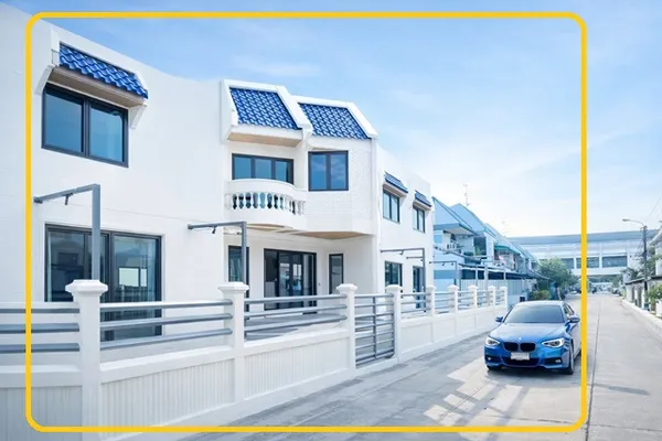 ทางด่วน800 ม. ทาวน์เฮ้าส์ 2 ชั้น 2-3นอน พระราม 2 ซ.16-22 รพ. บางปะกอก9 1.5กม. 2 น้ำ พระจอมเกล้าธนบุรี 3.5 กม. 32 ตร.ว.บา