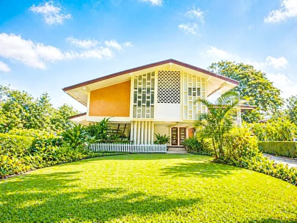 ใกล้ BTS อารีย์ 600 ม. BTS สนามเป้า ที่ดิน 1ไร่ และ100 ตร.ว.คฤหาสน์ 12 นอน 5 น้ำ 400 ตร.ม. รพ. พญาไท 2 1.2 กม.