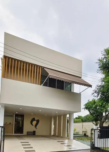 ให้เช่าบ้านเดี่ยว 2 ชั้น 102 ตร.ว. คอร์ทยาร์ด วิลล่า พระราม 9-วงแหวน ถ.กาญจนาภิเษก