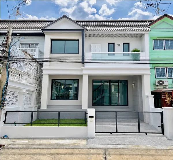 ใกล้BTS อุดมสุข บางจาก เปิดซิง! ทาวน์โฮมหรู 2-4นอน 2 ชั้น 28 ตร.ว. 2 น้ำ ประวิทย์และเพื่อน 220 ตร.ม. บางจาก 800 ม.รร.นาน