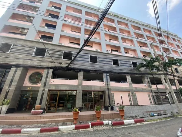 ขายอาคาร 9 ชั้นขนาดใหญ่ 7,894 ตรม. แบ่งเป็นโรงแรมและอพาร์ตเมนต์ 84 ห้องพัก แอร์ทุกห้อง ลิฟท์ 2 ตัว ลาดพร้าว 140 ใกล้ MRT