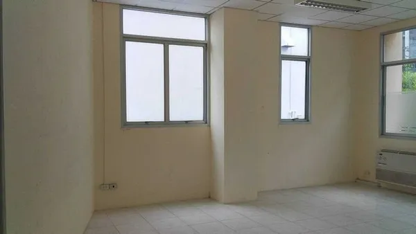OFFICE อาคารโกลเด้นเพิร์ล ใกล้กับ - 27500 B. 0 Square Wah 1 Ngan 0 RAI BIG SALE -