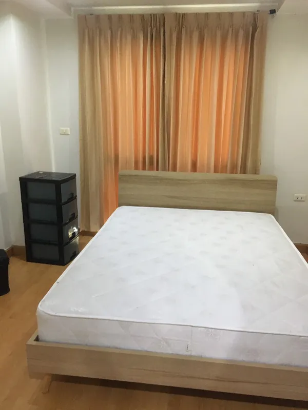 Condo 40 sqm. on 1st floor. (Low-rise condo) Chong Nonsi, Bangkok near MRT Queen Sirikit National Convention Centre