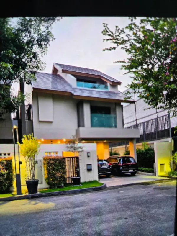 ขายบ้านเดี่ยว บิวท์อินใหม่ทั้งหลัง โครงการไพรเวท เนอวานา ธรู เอกมัย–รามอินทรา