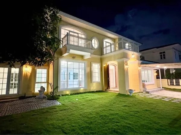บ้าน โกลเด้นนครา 5ห้องนอน 85000 บาท ใกล้กับ - GOOD! ใกล้แอร์พอร์ตลิงค์ บ้านทับช้าง