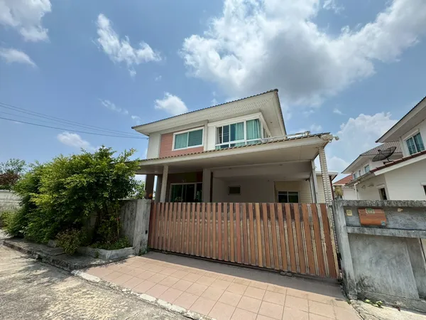 ขายด่วน ถูกมาก บ้านเดี่ยว 2 ชั้น หมู่บ้าน เพอร์เฟค พาร์ค สุวรรณภูมิ เฟส 2 ที่ดินขนาด 51.70 ตร.วา ทำเลดี ใกล้สนามบินสุวรรณภูมิ สนใจ ติดต่อ สุเมธ 061-949-8888