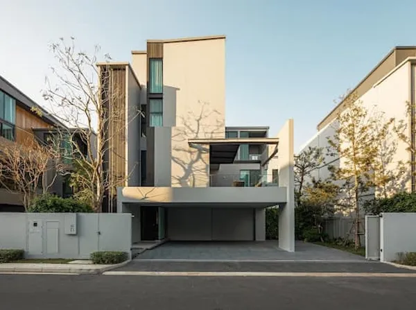 BH4010 ขายและให้เช่าบ้านหรู VIVE กรุงเทพกรีฑา บ้านใหม่มีลิฟต์ ใกล้ Wellington College International School Bangkok พร้อม