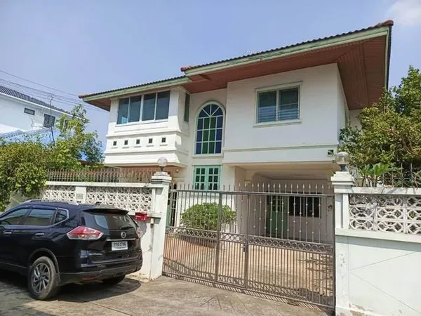 ให้เช่าบ้านเดี่ยว 2 ชั้น 79 ตร.ว. หลังมุม เข้าออกได้ทั้งฝั่งโชคชัย 4 และลาดพร้าว-วังหิน