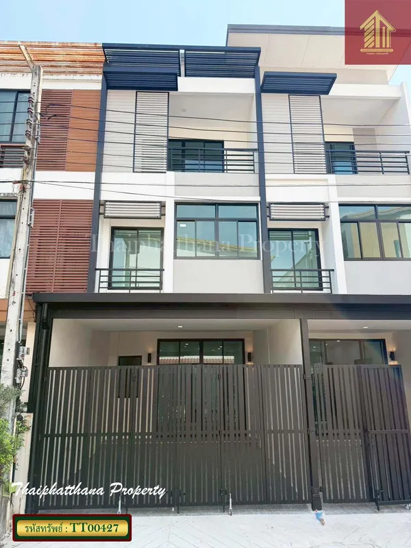 ขายถูกทาวน์โฮม 3 ชั้น โครงการซิกเนเจอร์ ถนนวัชรพล ทำเลดี  ใกล้ตลาดถนอมมิตร