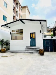 BH4024 ให้เช่าบ้าน สาทร ใกล้ BTS สุรศักดิ์ บ้านสร้างใหม่ ทำเลเงียบ ใจกลางเมือง เหมาะทำออฟฟิศ คาเฟ่ หรืออยู่อาศัย