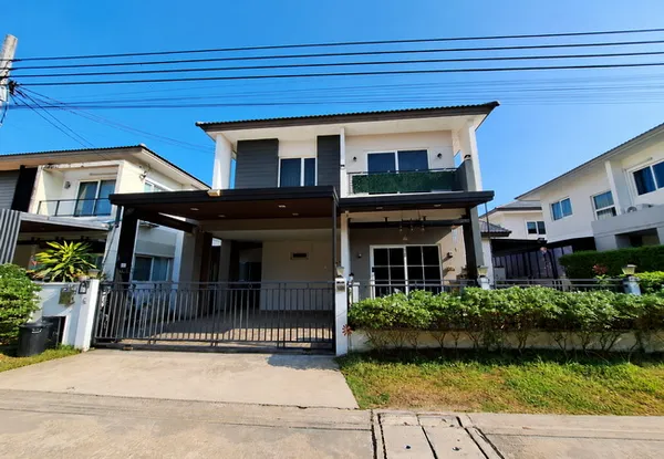 ขายบ้านเดี่ยว หมู่บ้านเซนโทร พระราม 9-มอเตอร์เวย์ เนื้อที่ 55 ตร.ว. 2 ชั้น 4 นอน 3 น้ำ