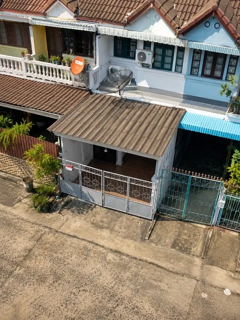 ทาวน์เฮ้าส์ 2ชั้น 2นอน 2น้ำ MRTศรีเทพา 1.7กม. โลตัส ศรีนครินทร์ 500 ม. 18ตร.ว.150 ตร.ม. ใกล้รร.ราชบำรุงวินิชบางพลี 1.5 ก