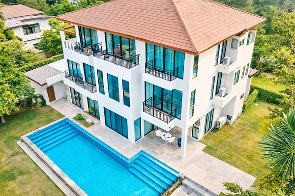 ม.นานาชาติแสตมฟอร์ด 250ม. 200ตร.วา. 650ตร.ม.พระราม9 Pool Villa เฟอร์ครบ 6นอน 4ปีมีครั้ง สนามกอล์ฟ กรุงเทพกรีฑา 800ม. คฤห