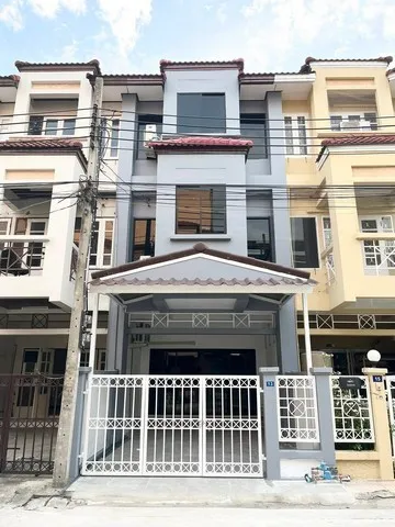 ทาวน์โฮม 3 ชั้น ใกล้ทางขึ้นลงทางด่วนเอกมัย-รามอินทราใกล้ โรงเรียนนานาชาติกีรพัฒน์ KPIS รถไฟฟ้าสายสีชมพูสถานีวัชรพลและสถานีมัยลาภ รามอินทรา 34
