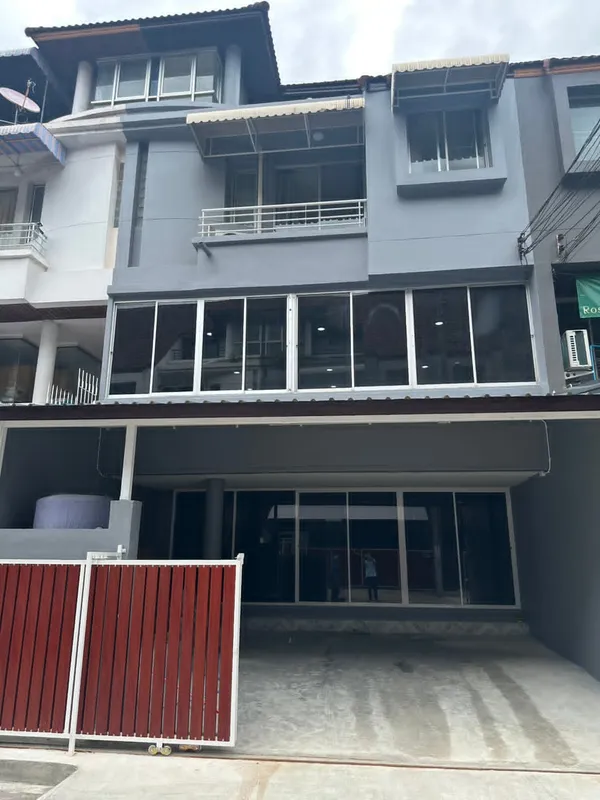 ให้เช่าโฮมออฟฟิศซอยลาดพร้าว80 จำนวน 4 ชั้น เขตวังทองหลาง กรุงเทพ