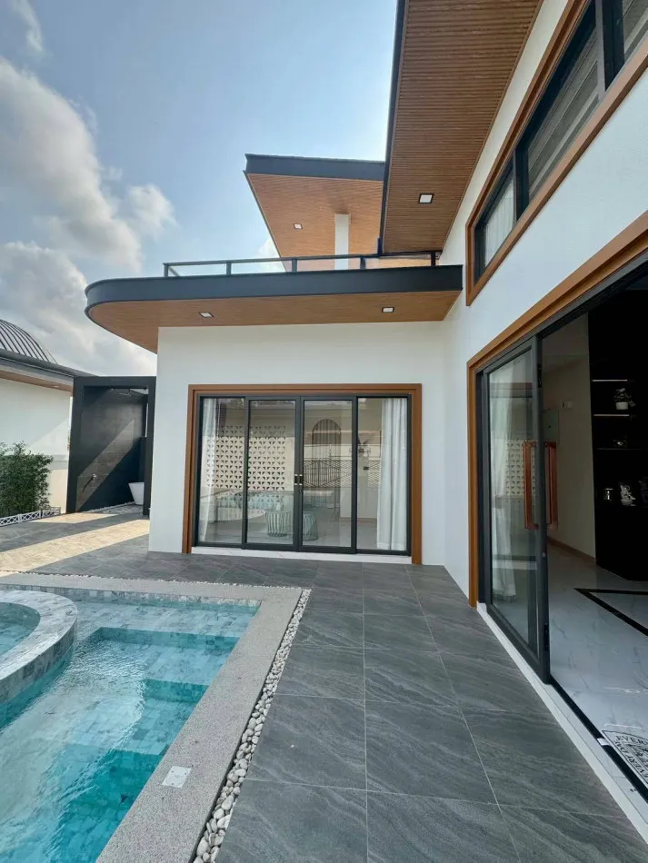 ขายพูลวิลล่า Grand Breeze Luxury Pool Villas 83.3 