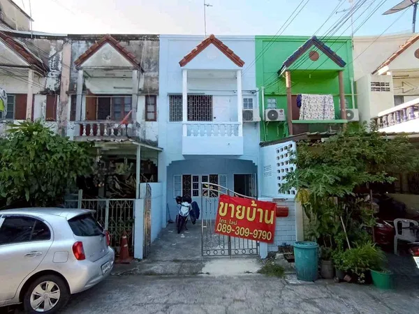 ขายทาวน์เฮ้าส์  2 ชั้น สุขสันต์ 5 ถนนกาญจนา ใกล้เดอะมอลล์บางแค