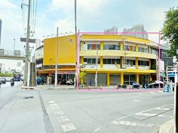 ใกล้ MRT สามย่าน 450 ม.พื้นที่ต่อชั้น 36 ตร.ว.144 ตร.ม. ซ.จุฬา ติดถนนพระราม 4 ตึกแถวให้เช่า สามย่าน 2 นอน 5 น้ำ