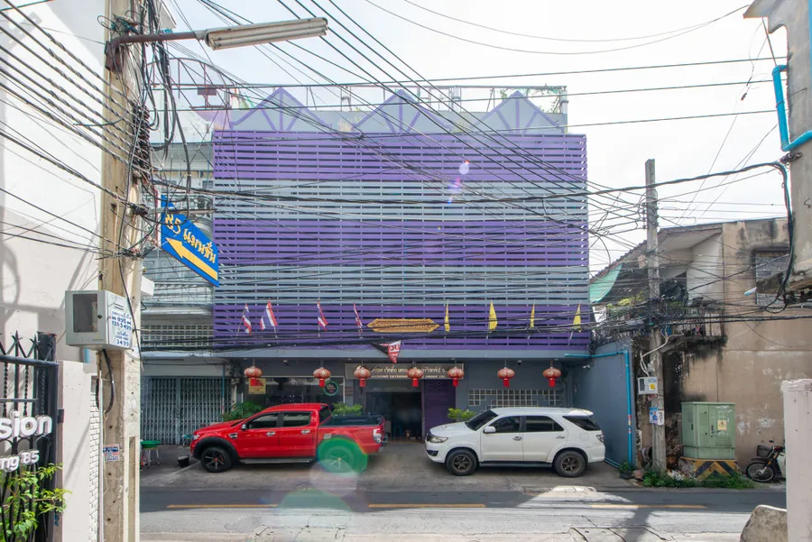 ขายตึกแถว 4 ชั้นครึ่ง มีดาดฟ้า ซอยจรัญสนิทวงศ์ 85