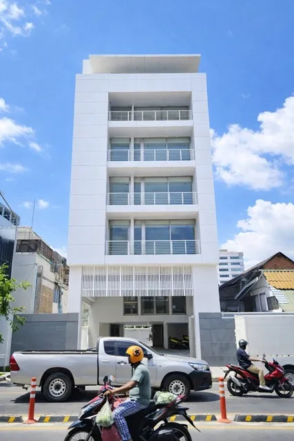 ทำเลสีลม สี่พระยา อาคารสำนักงานใหม่ 7 ชั้น MRT หัวลำโพง 780ม. พร้อมดาดฟ้า 1210 ตรม. 105 ตรว. 12 ที่จอดรถ ใกล้ สุรวงศ์ พร