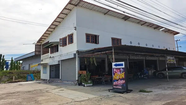 ขายด่วน อาคารพาณิชย์ 2 ชั้น 4 คูหา ติดถนนหลัก 4 เลน ใกล้สี่แยกเลี่ยงเมืองไผ่ขวาง สุพรรณบุรี
มีผู้เช่าอยู่แล้ว เหมาะสำหรับลงทุนหรือประกอบธุรกิจ
