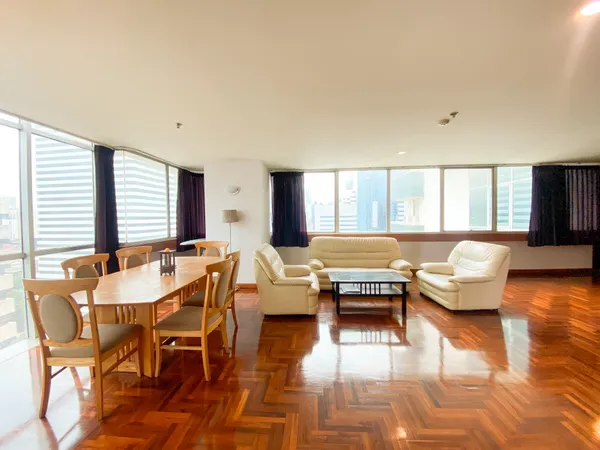 ขายคอนโด อโศก เพลซ 2 นอน 2 น้ำ ห้องมุมหน้าตึก ห้องนั่งเล่นกว้าง-Condo for Sale Asoke Place – 2 beds large corner unit facing Asoke road view