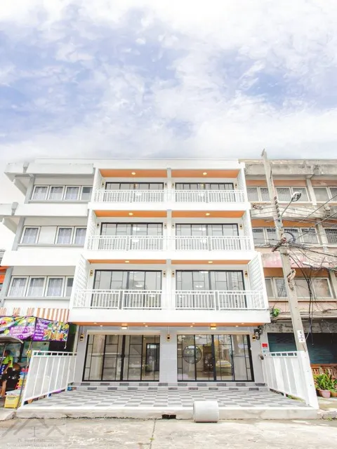 ขายอาคารพาณิชย์ 4 ชั้น 2 คูหา ทะลุถึงกัน ย่านแฮปปี้แลนด์ สาย1 บางกะปิ ทำเลธุรกิจ กว้างขวาง รีโนเวทจัดเต็ม ใกล้เดอะมอลล์บ