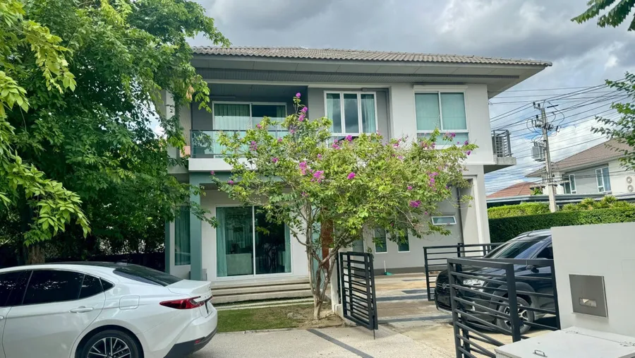 ขายบ้านเดี่ยว 82.3 ตร.ว. ม.Habitia Bond Ratchapreu