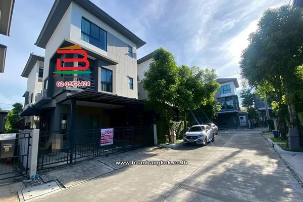บ้านเดี่ยว 2 ชั้น เนื้อที่ 37.1 ตร.ว. โครงการ บ้านกลางเมือง ดิ อิดิชั่น พระราม 9-อ่อนนุช (Baan Klang Muang The Edition Rama 9-Onnut) ถนนคู่ขนานมอเตอร์เวย์ แขวงประเวศ เขตประเวศ