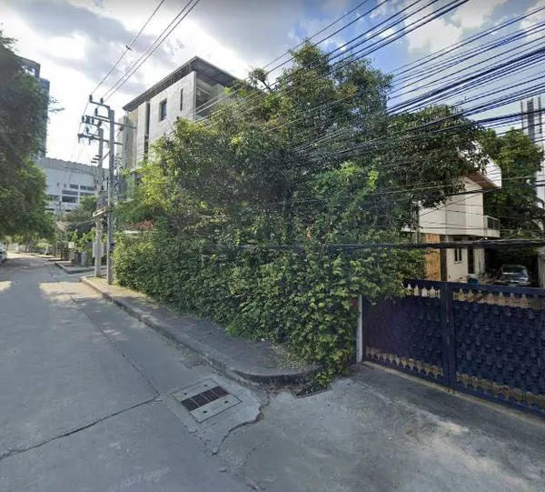ขายที่ดินพร้อมบ้านสุขุมวิท81 sukhumvit ใกล้ BTSอ่อนนุช400 ม. บ้านเดี่ยว บางจาก พระโขนง 114 ตร.ว ใกล้ โลตัสสุขุมวิท50 ทางด่วนสุขุมวิท62 ทองหล่อ เอกมัย ทำเลดีมาก ทำอพาร์ทเมนท์ได้ 0879074045