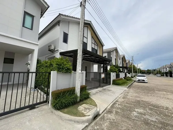 ขายบ้านเดี่ยวพร้อมอยู่ พร้อมเฟอร์นิเจอร์ โครงการเซนส์ บางนา-สุวรรณภูมิ ถนนกิ่งแก้ว บางพลี สมุทรปราการ.