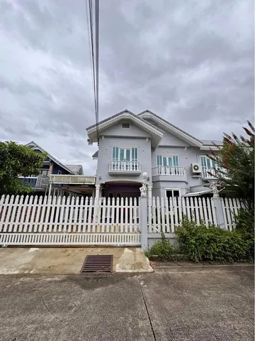 ให้เช่าบ้านเดี่ยวย่านบางนา หมู่บ้านศรีพงษ์ 3 ซอยลาซาล46  ใกล้  เซ็นทรัลพลาซา บางนา , ลาซาล อเวนิว
และโรงเรียนบางกอกพัฒนา