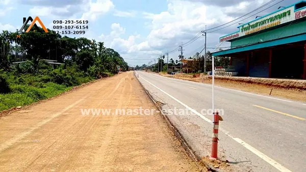 ที่ดินจันทบุรี 17 ไร่กว่า ติดถนนสาธารณะเส้น 3010 หน้ากว้างประมาณ 149 M. x ลึกประมาณ 203 M. ทรงสี่เหลี่ยมผืนผ้าสวยมาก