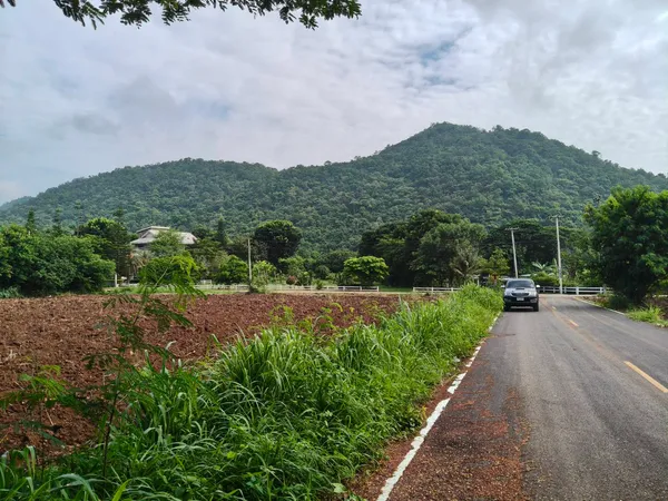 ขายที่หนองน้ำแดง เขาใหญ่ ใกล้ธนะรัชต์ 3 ไร่ ที่ดินวิวเขาสวยล้อมรอบ ใกล้ภูเขา ใกล้มอเตอร์เวย์ M6 แม็คโคร เดินทางสะดวก ใกล้ตัวเมืองปากช่อง ตลาดร้านค้า โรงพยาบาลกรุงเทพเขาใหญ่ ที่สูง น้ำไม่ท่วม 087907404