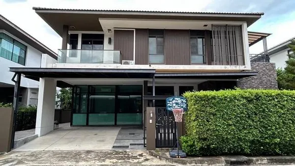 MHR156 ปล่อยเช่าบ้านเดี่ยว 2 ชั้น มัณฑนา อ่อนนุช วงแหวน 3 หน้าบ้านทิศใต้ มีห้องแม่บ้านและห้องอเนกประสงค์ ใกล้เมกะบางนา ว่างต้นเดือนกรกฎาคม