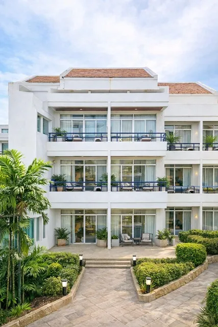 โรบินสัน ศรีราชา 24 ตร.ว. 380 ตร.ม. หาคนช่วยรีโนเวท ตึกคอม ศรีราชา 1.1 กม. ท่าเทียบเรือศรีราชา ฮาร์เบอร์ 890ม. อาคาร4 ชั