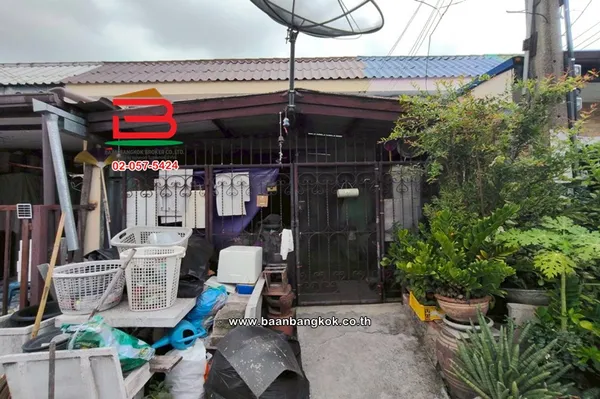 ทาวน์เฮาส์ 2 ชั้น เนื้อที่ 16 ตร.ว. หมู่บ้านอยู่สบาย (ซอยกรุงเทพกรีฑา 8 แยก 3) ถนนกรุงเทพกรีฑา แขวงกรุงเทพกรีฑา เขตบางกะปิ