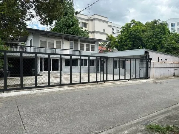 T25-817 ขาย ที่ดิน - กรุงเทพ วัฒนา ชั้นทั้งหมด 1 ชั้น