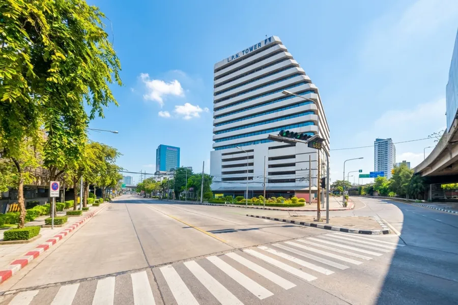 ขาย ออฟฟิศ LPN Tower ถนนนางลิ้นจี่  150 ตรม ชั้น 8