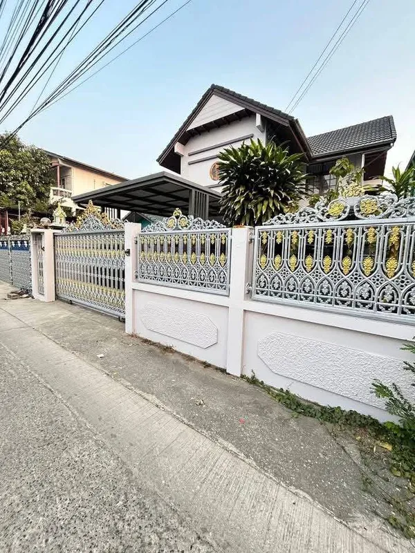 ถูกสุดในย่านนี้!! บ้านเดี่ยว 2 ชั้น รีโนเวทใหม่ทั้งหลัง ทำเลทอง ซ.เทพารักษ์ 70 ใกล้รถไฟฟ้า ห้าง ทางด่วนฯ