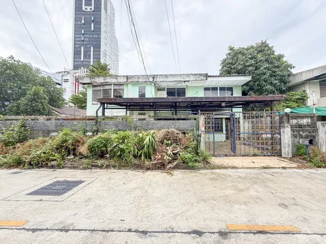 ขายบ้านเก่า พร้อมที่ดิน บางนา กม.5 ใกล้ตึกเนชั่น 88 ตร.วา เพียง 5.7 ล้านบาท-House with Land for Sale Bangna KM.5 Near Nation Tower 88 sq.wah Only THB 5.7 Million