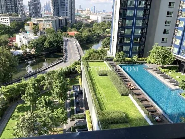 The Base Sukhumvit 77 ใกล้รถไฟฟ้า BTS อ่อนนุช