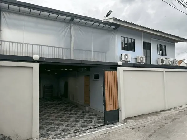 ให้เช่าบ้านเดี่ยว5 ห้องนอน 2 ห้องน้ำ 1 ห้องแต่งตัว (Walk-in Closet) ซอยสุขุมวิท 56 เหมาะสำหรับ Home Office (RH1531)