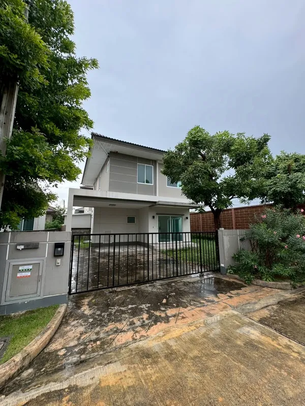 U1448 ให้เช่าบ้านเดี่ยว2ชั้น หลังมุม หมู่บ้านcasa ville รังสิต-คลอง 2 ถนนรังสิต-นครนายก บ้านทำเลดีเดินทางสะดวกเช้าออกได้หลายทาง