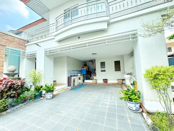 บ้านเดี่ยวหรู คฤหาสน์ 820 ตร.ม. พร้อมเฟอร์ฯ 700 ม.205 ตร.ว.ตลาดอุ่นเรือน 3.6 กม.ใกล้ตลาดบางบอน 5 4 นอน 4น้ำ